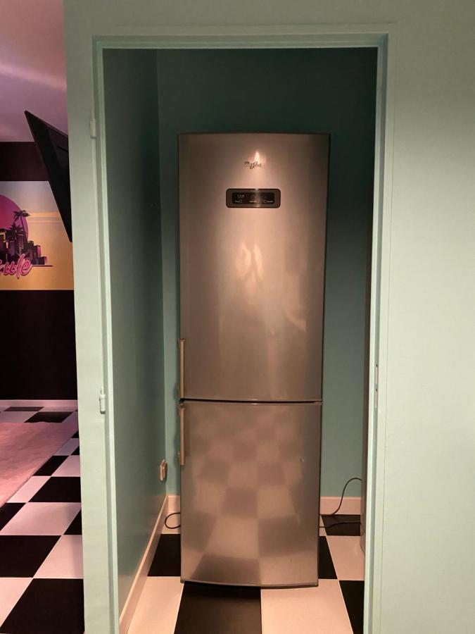 Capsule Miami Vice - Jacuzzi - Billard - Ecran Cinema & Netflix - Ping-Pong - Nintendo & Jeux- Lievin Exterior photo