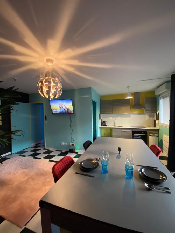 Capsule Miami Vice - Jacuzzi - Billard - Ecran Cinema & Netflix - Ping-Pong - Nintendo & Jeux- Lievin Exterior photo